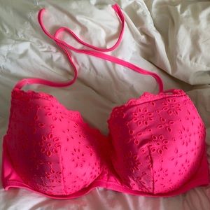 Hot pink bikini top full coverage.
